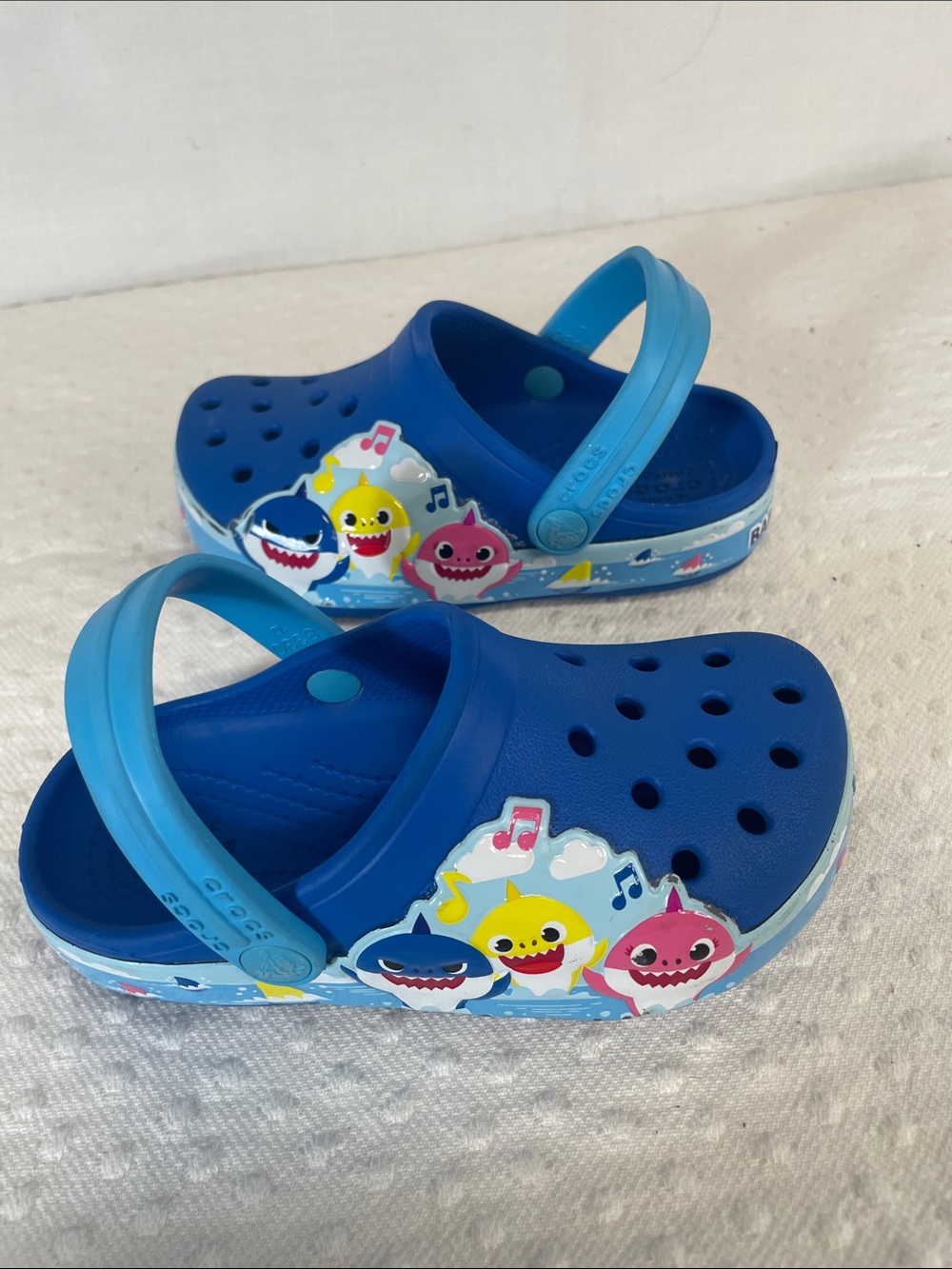 CROCS Kids BABY SHARK Clogs slides sandles water shoe 9